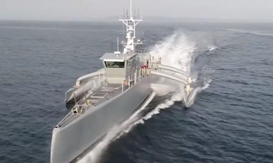  美国海军无人船进行海上测试